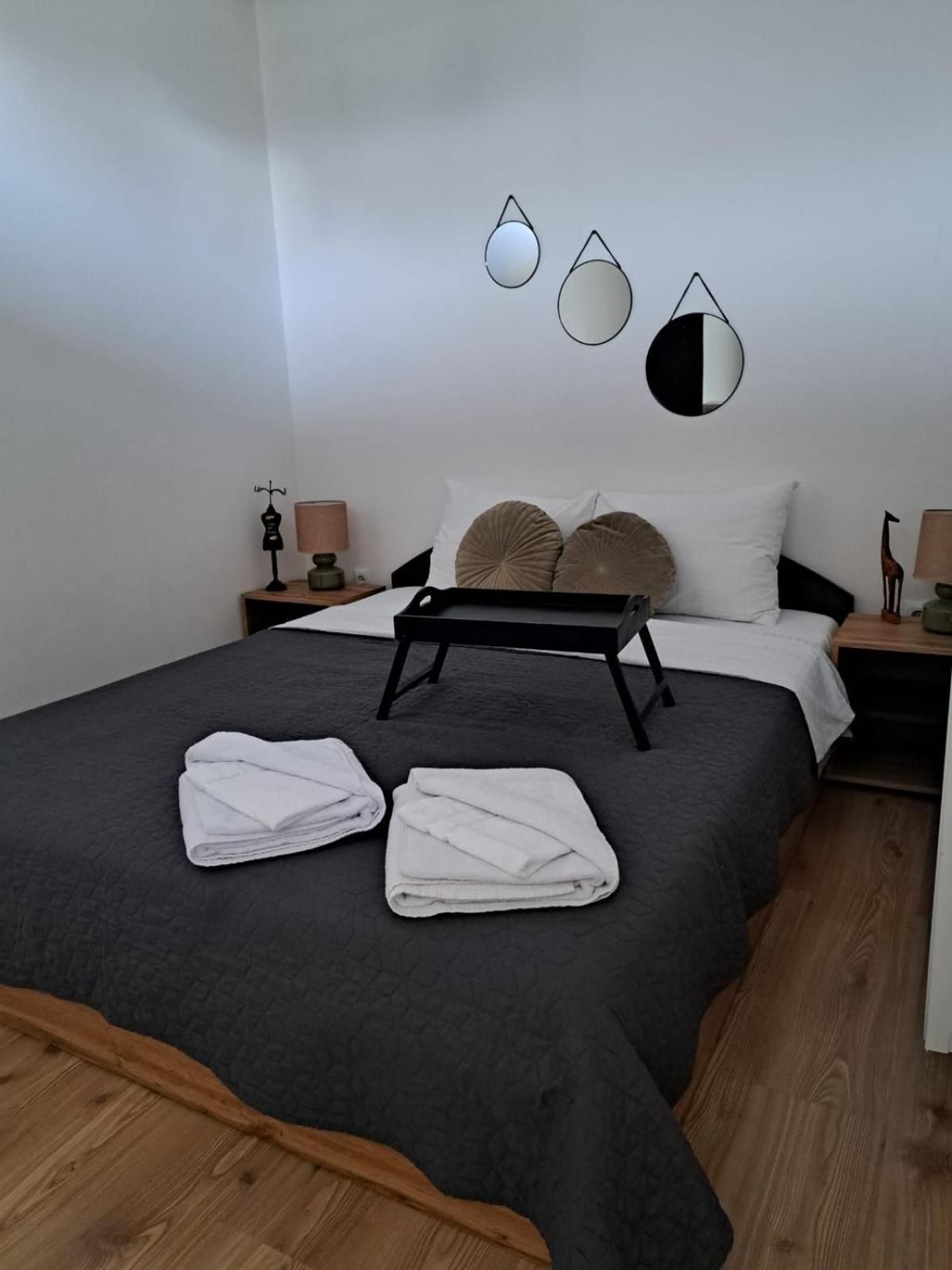 Free Garage In The Center-Delicia 4 Studio! Sibiu Eksteriør bilde
